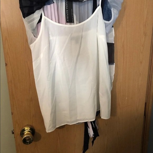 Banana republic blouse - Picture 4 of 4